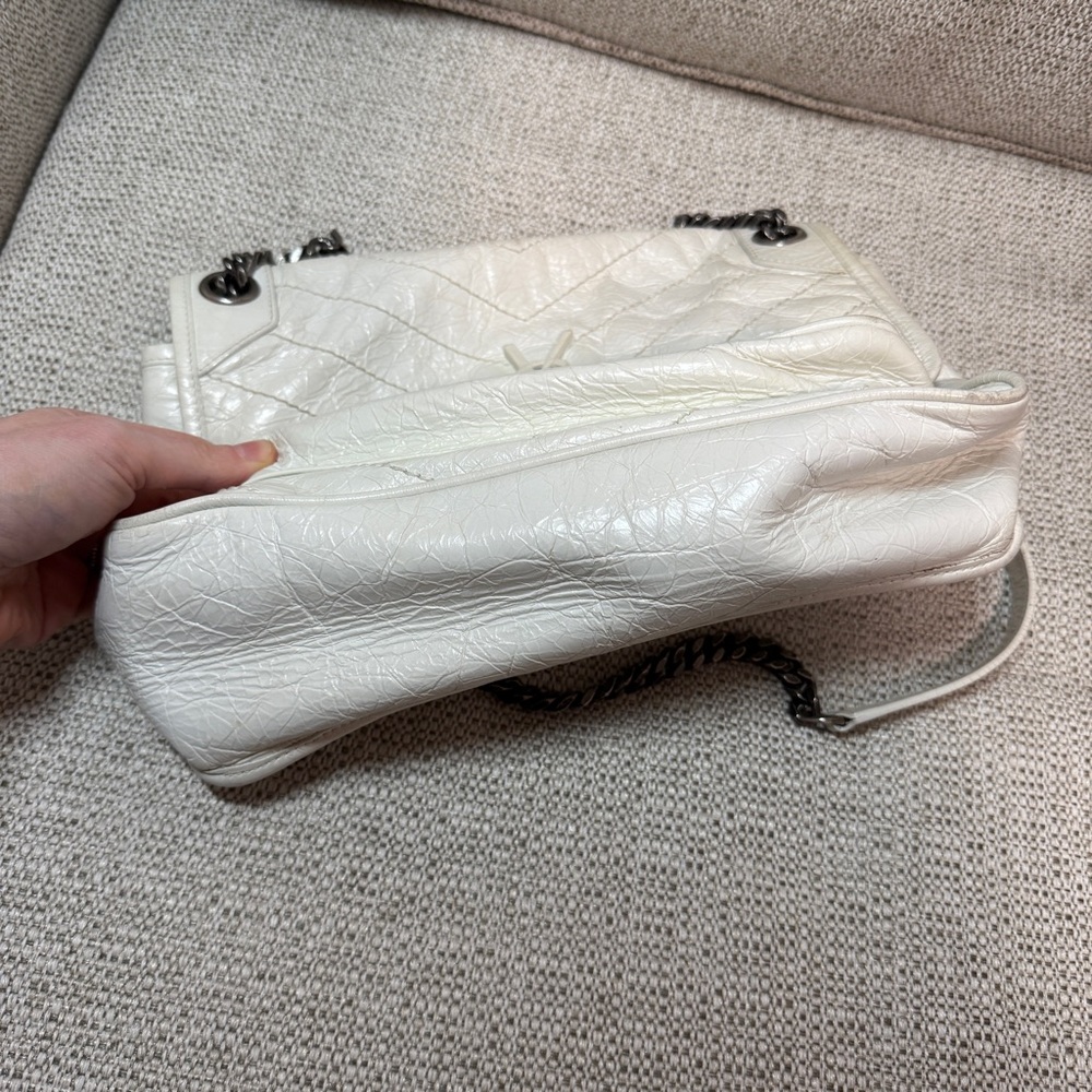 Saint Laurent Niki Medium Flap YSL Shoulder Bag in White‎ Crinkled Leather - Picture 6 of 16